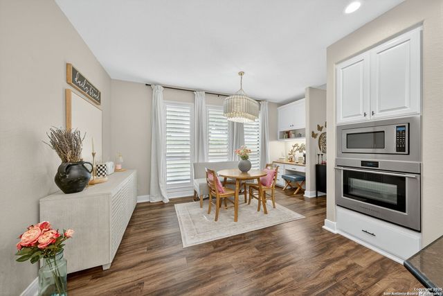 2220 FM 1343, Devine, TX 78016