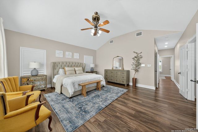 2220 FM 1343, Devine, TX 78016