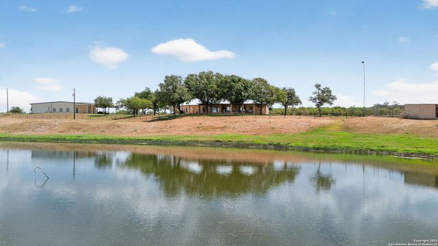 2220 FM 1343, Devine, TX 78016