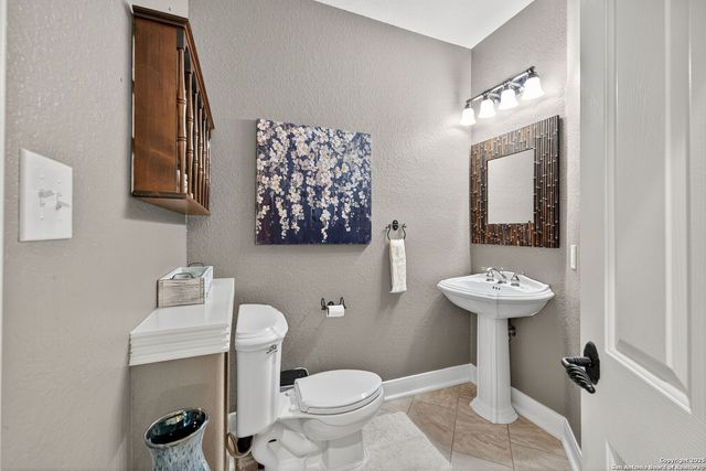 2220 FM 1343, Devine, TX 78016