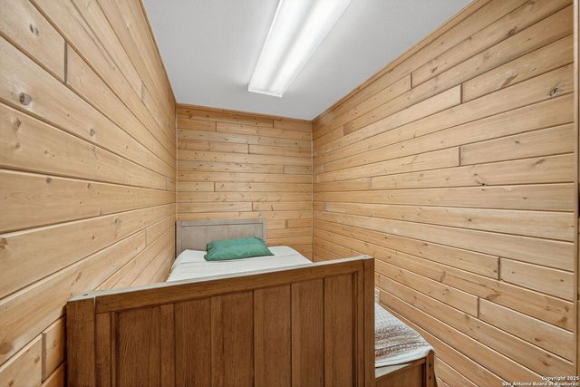 2220 FM 1343, Devine, TX 78016