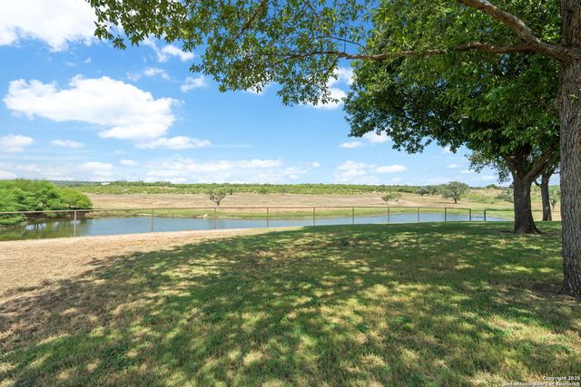 2220 FM 1343, Devine, TX 78016