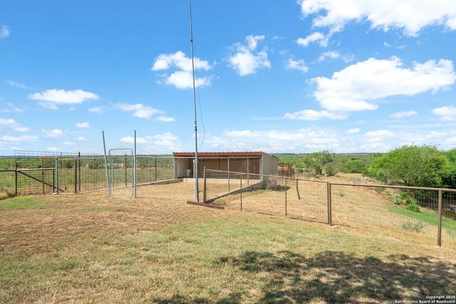 2220 FM 1343, Devine, TX 78016