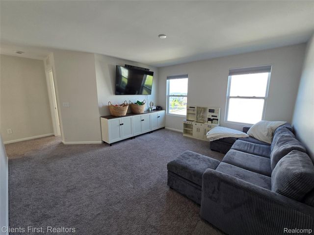 291 Quartz Way, White Lake Charter Township, MI 48386