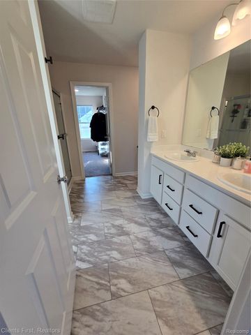 291 Quartz Way, White Lake Charter Township, MI 48386