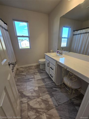 291 Quartz Way, White Lake Charter Township, MI 48386