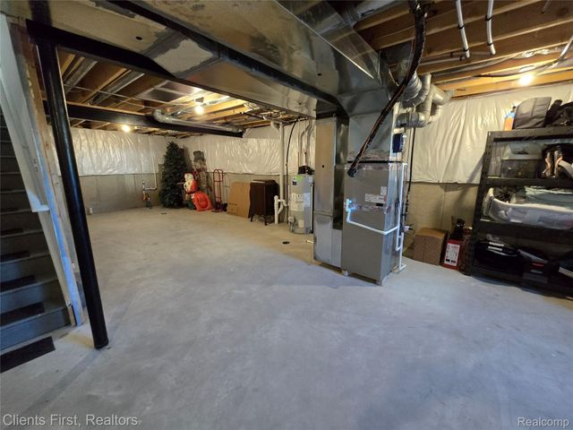 291 Quartz Way, White Lake Charter Township, MI 48386