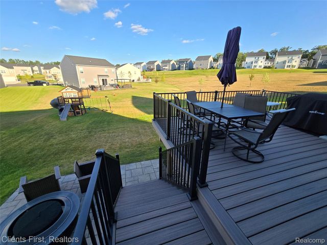 291 Quartz Way, White Lake Charter Township, MI 48386