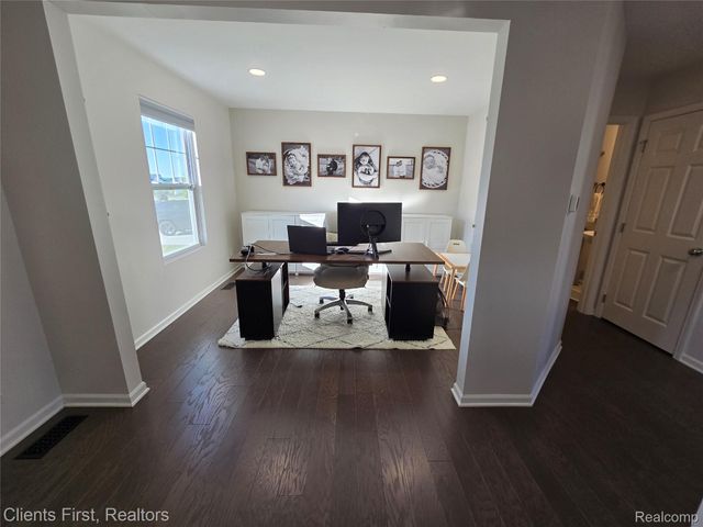 291 Quartz Way, White Lake Charter Township, MI 48386