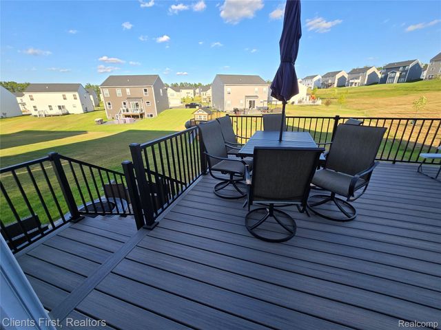 291 Quartz Way, White Lake Charter Township, MI 48386