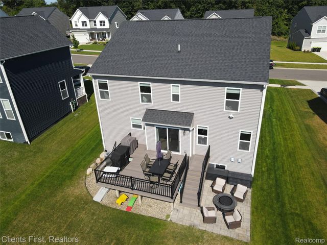 291 Quartz Way, White Lake Charter Township, MI 48386