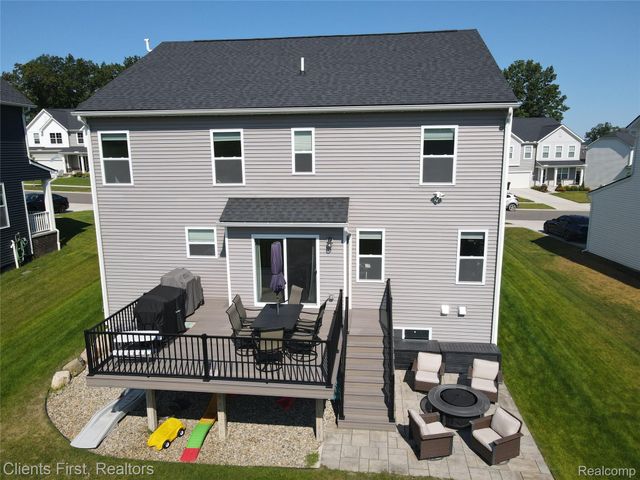 291 Quartz Way, White Lake Charter Township, MI 48386