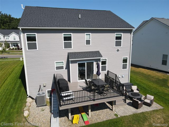 291 Quartz Way, White Lake Charter Township, MI 48386