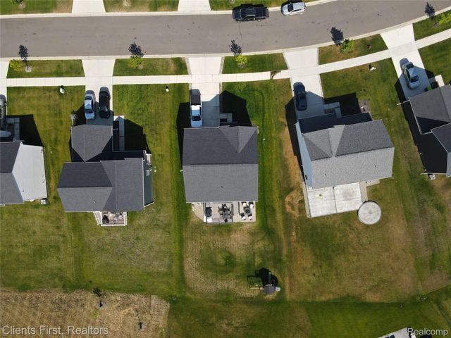 291 Quartz Way, White Lake Charter Township, MI 48386