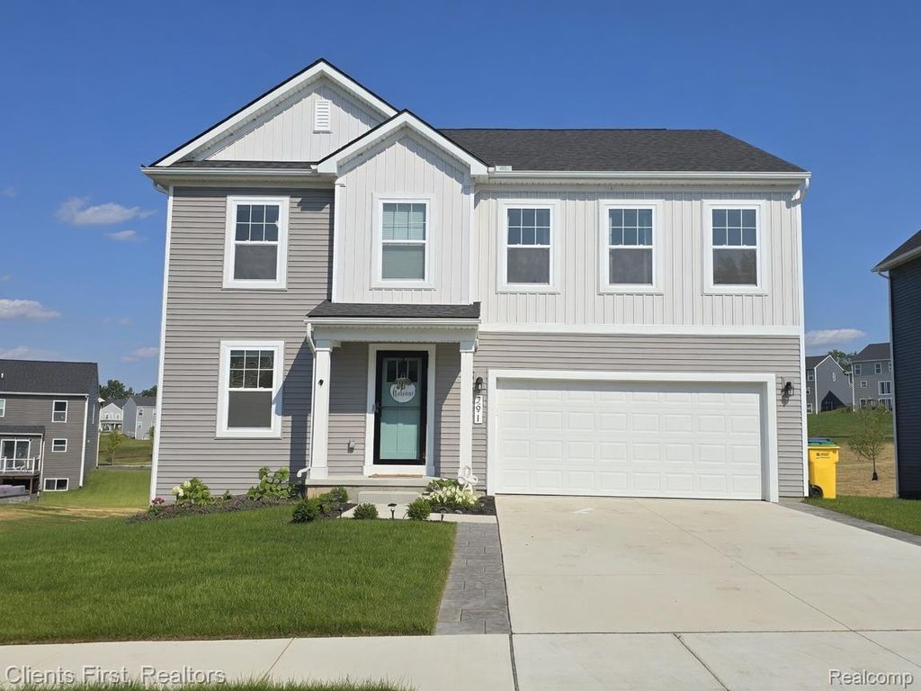 291 Quartz Way, White Lake Charter Township, MI 48386