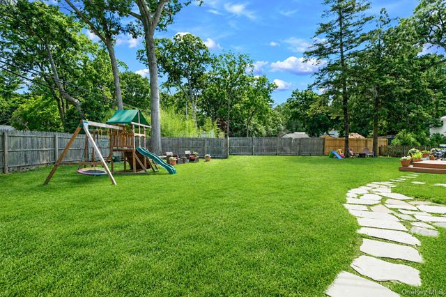 52 Albermarle Avenue, Huntington Station, NY 11746