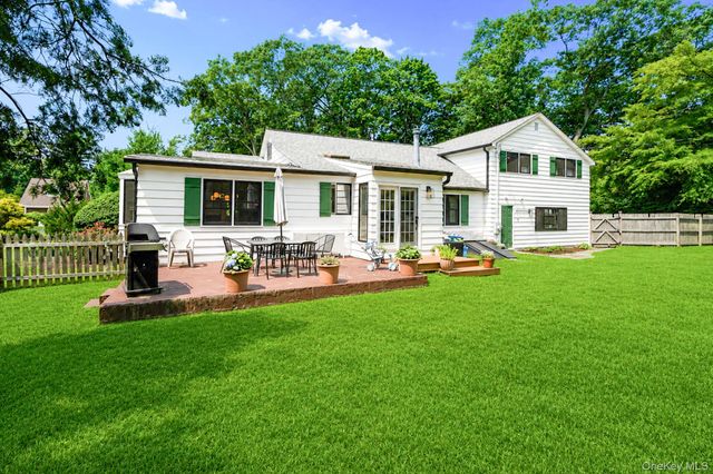 52 Albermarle Avenue, Huntington Station, NY 11746