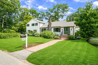 52 Albermarle Avenue, Huntington Station, NY 11746