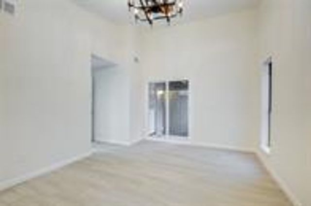 2001 Bering Drive 8J, Houston, TX 77057