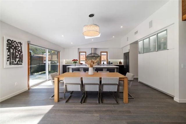 4189 S Cloverdale Avenue, Los Angeles, CA 90008
