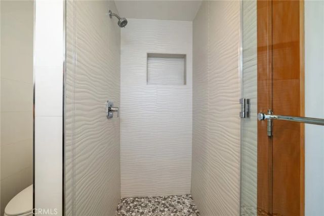4189 S Cloverdale Avenue, Los Angeles, CA 90008