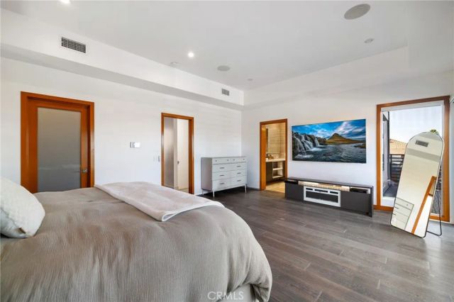 4189 S Cloverdale Avenue, Los Angeles, CA 90008