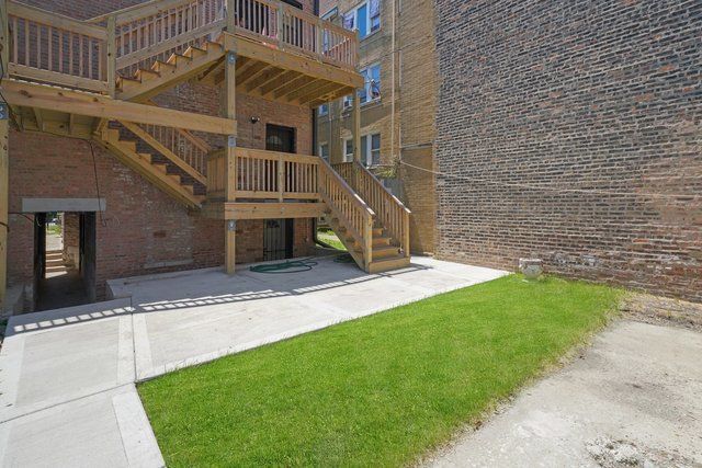 3912 W Congress Parkway, Chicago, IL 60624