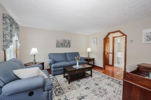 6 Grace Drive, Nashua, NH 03062