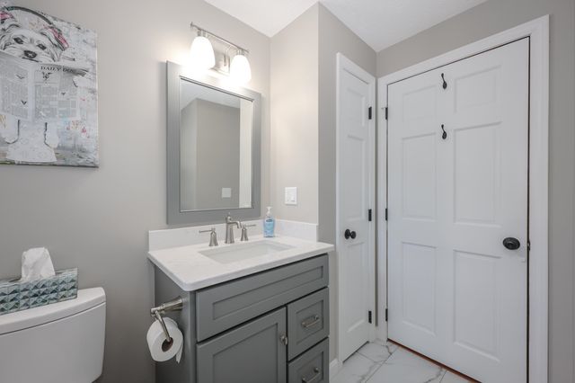 6 Grace Drive, Nashua, NH 03062