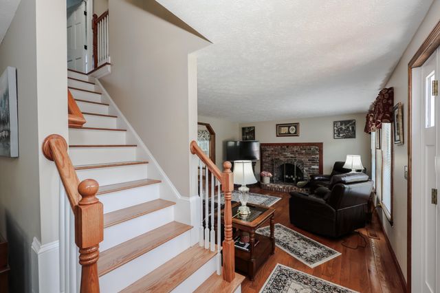6 Grace Drive, Nashua, NH 03062
