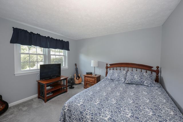 6 Grace Drive, Nashua, NH 03062