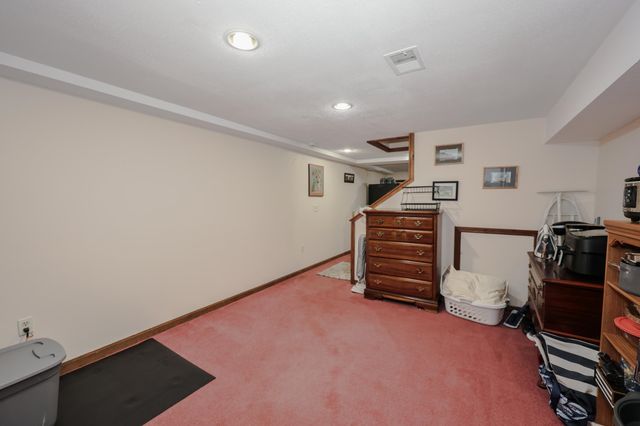 6 Grace Drive, Nashua, NH 03062