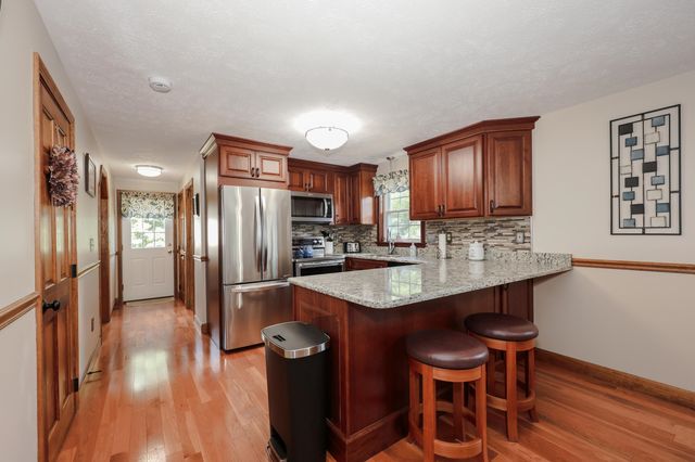 6 Grace Drive, Nashua, NH 03062