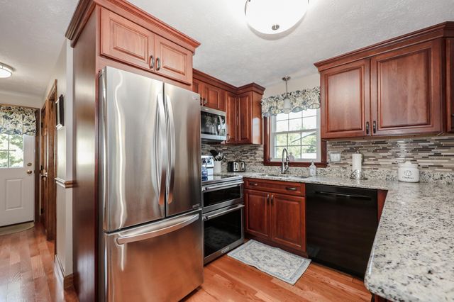 6 Grace Drive, Nashua, NH 03062