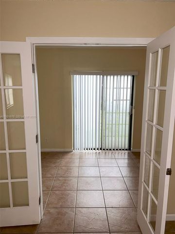 8041 Southgate Blvd H1, North Lauderdale, FL 33068