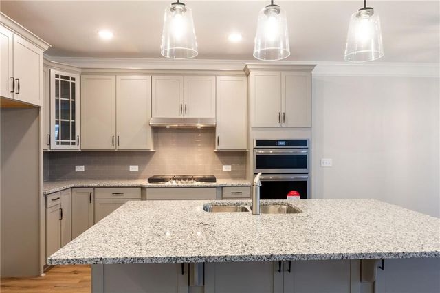 303 Bull Shoals Way, Hoschton, GA 30548