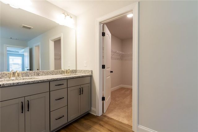 303 Bull Shoals Way, Hoschton, GA 30548