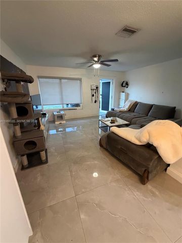 7303 NW 57th Dr, Tamarac, FL 33321