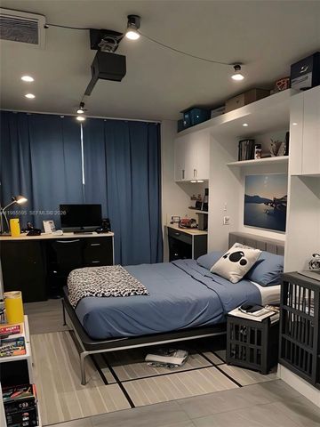 7303 NW 57th Dr, Tamarac, FL 33321