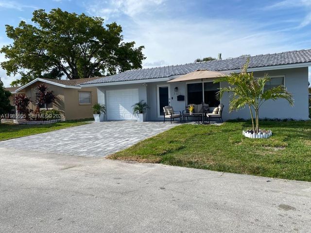 7303 NW 57th Dr, Tamarac, FL 33321