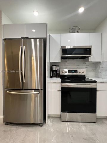 7303 NW 57th Dr, Tamarac, FL 33321