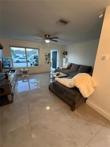 7303 NW 57th Dr, Tamarac, FL 33321