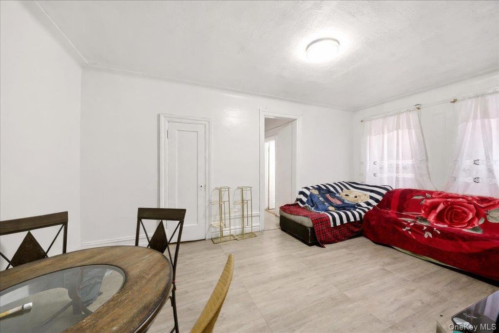 1974 Lafontaine Avenue 2E, Bronx, NY 10457 — photo 2