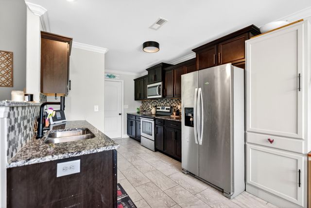 1031 Christian James Ct, Clarksville, TN 37043