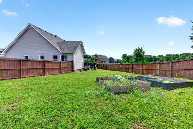 1031 Christian James Ct, Clarksville, TN 37043