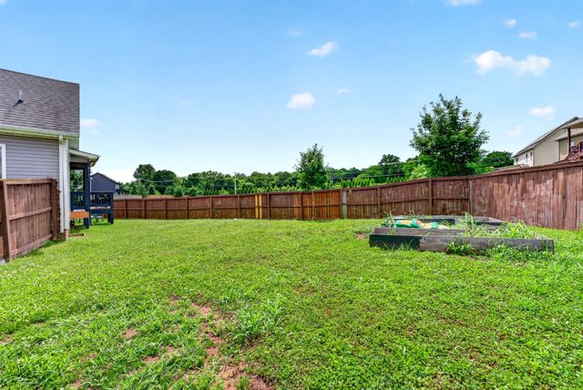 1031 Christian James Ct, Clarksville, TN 37043