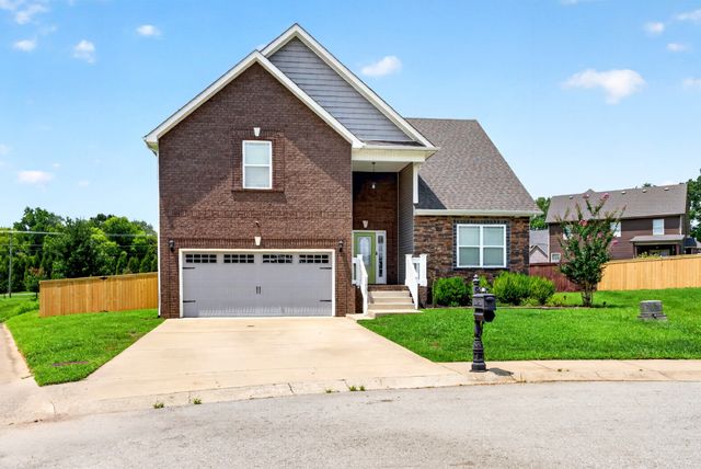 1031 Christian James Ct, Clarksville, TN 37043