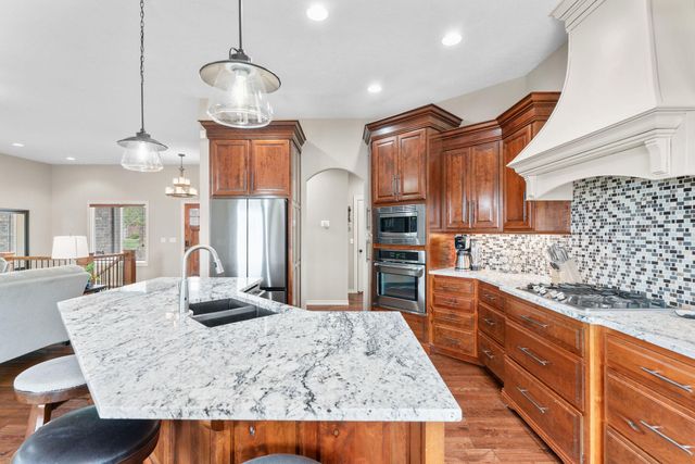 3238 S Juniper Avenue, Springfield, MO 65804