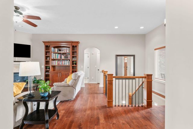 3238 S Juniper Avenue, Springfield, MO 65804