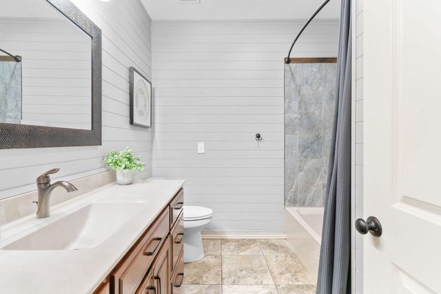 3238 S Juniper Avenue, Springfield, MO 65804